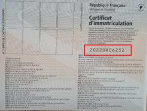 Le numéro de formule entouré sur la face recto de la Carte Grise.